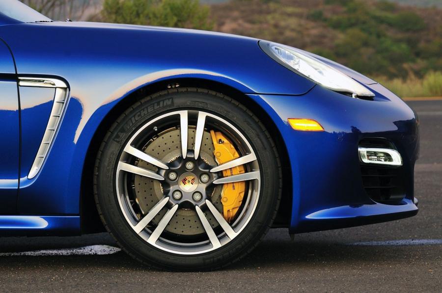  Porsche Panamera Turbo S 2012 года  (фото 2 из 91)